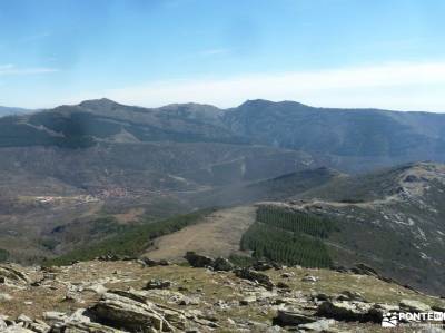 Peña La Cabra-Porrejón-Sierra Rincón;lagunas de neila mochila montaña hayedo irati